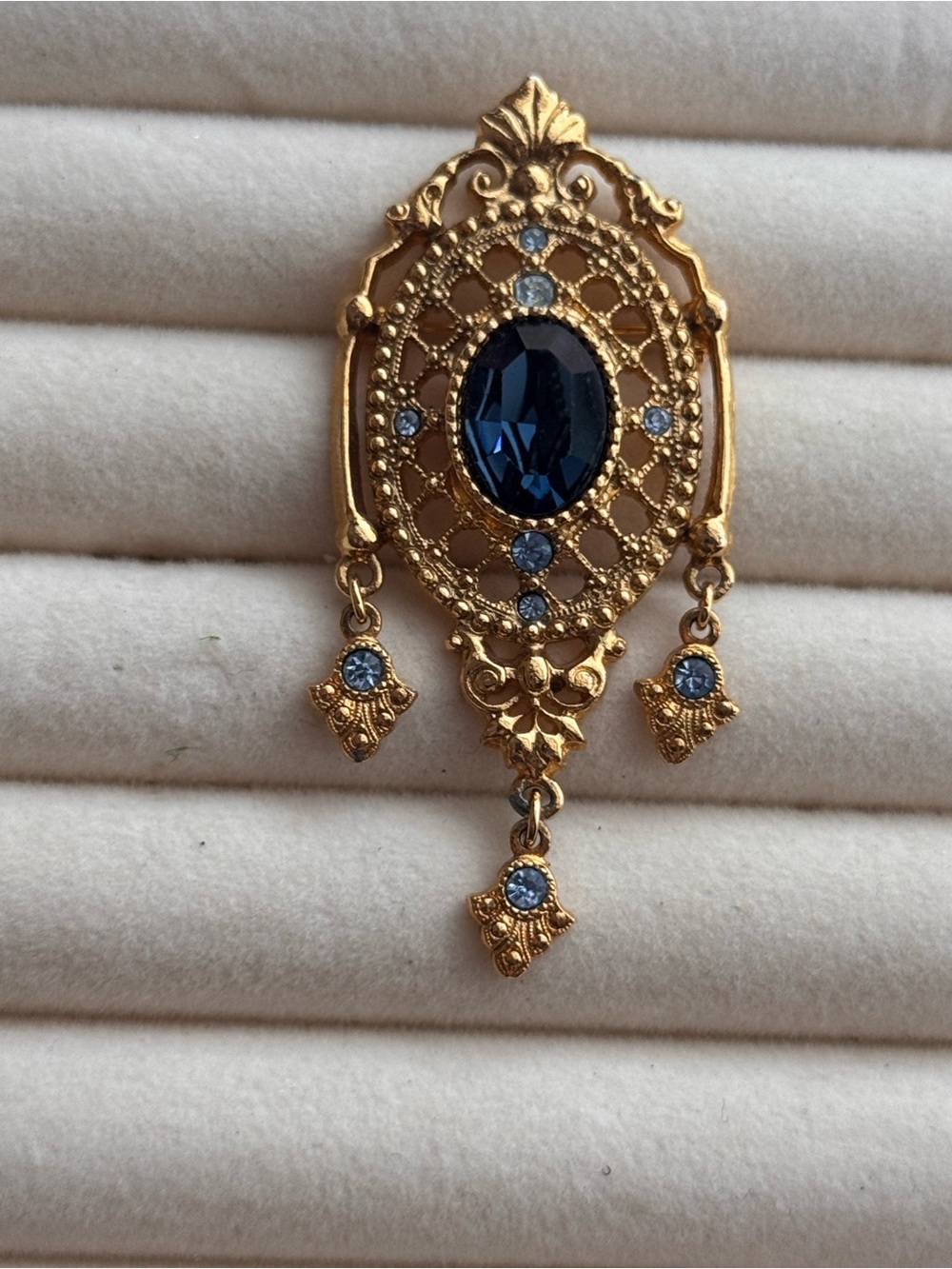 Gold-Tone Vintage Style Pendant with Deep Blue Crystal - Picture 2 of 3